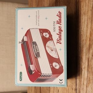 Hampton's AM/FM vintage radio (2008)